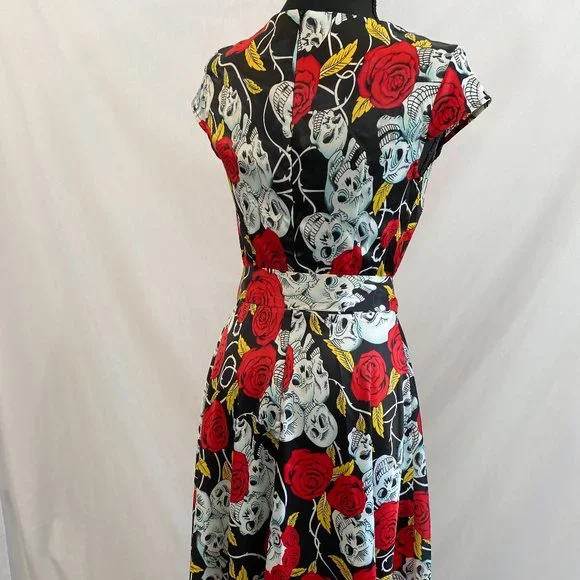 Dress Tells White Skulls Red Roses Satin Fit & Flare Rockabilly Dress NWOT Small - Picture 12 of 15